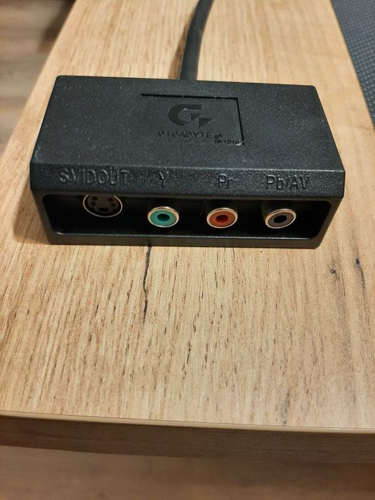 Adapter Gigabyte 9 PIN / S-VIDEO Y / PR / PB/AV ( Nowy )