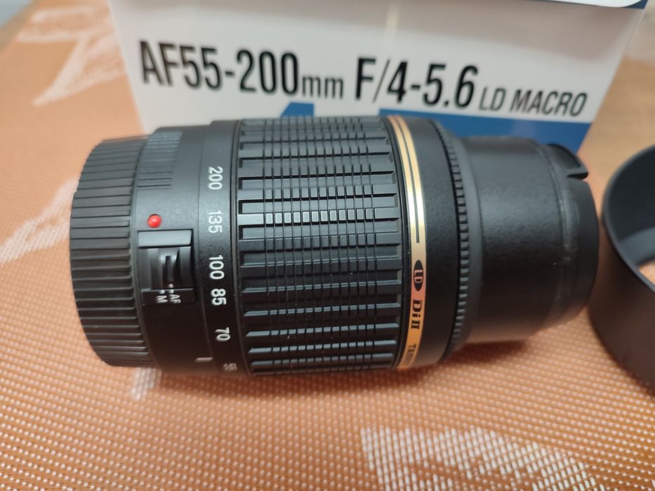Vende se Lente TAMRON 55-200