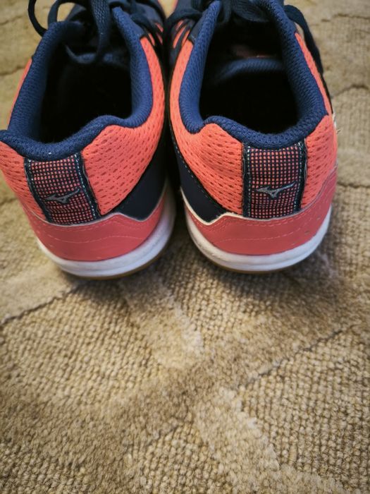 Mizuno buty halowe roz.38,5