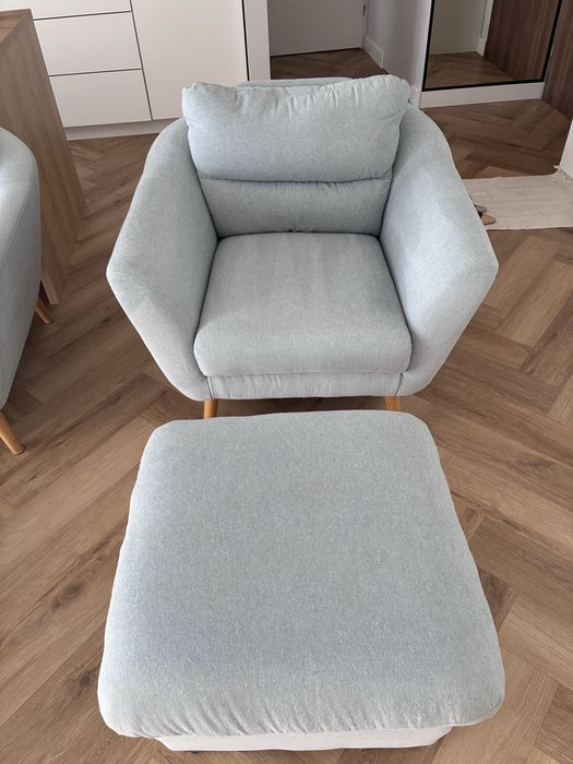 REZERWACJA Sofa z fotelem i podnóżkiem