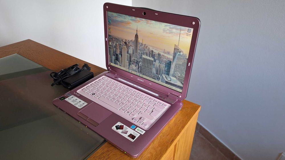 Sony Vaio CS11S- Intel P8400 2.26GHz- 4GB Ram- HDD 500GB- NVidia