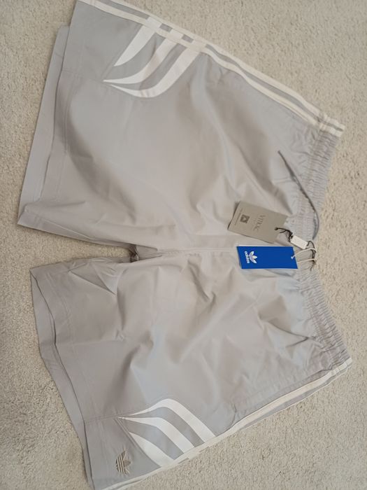 Spodenki adidas originals
