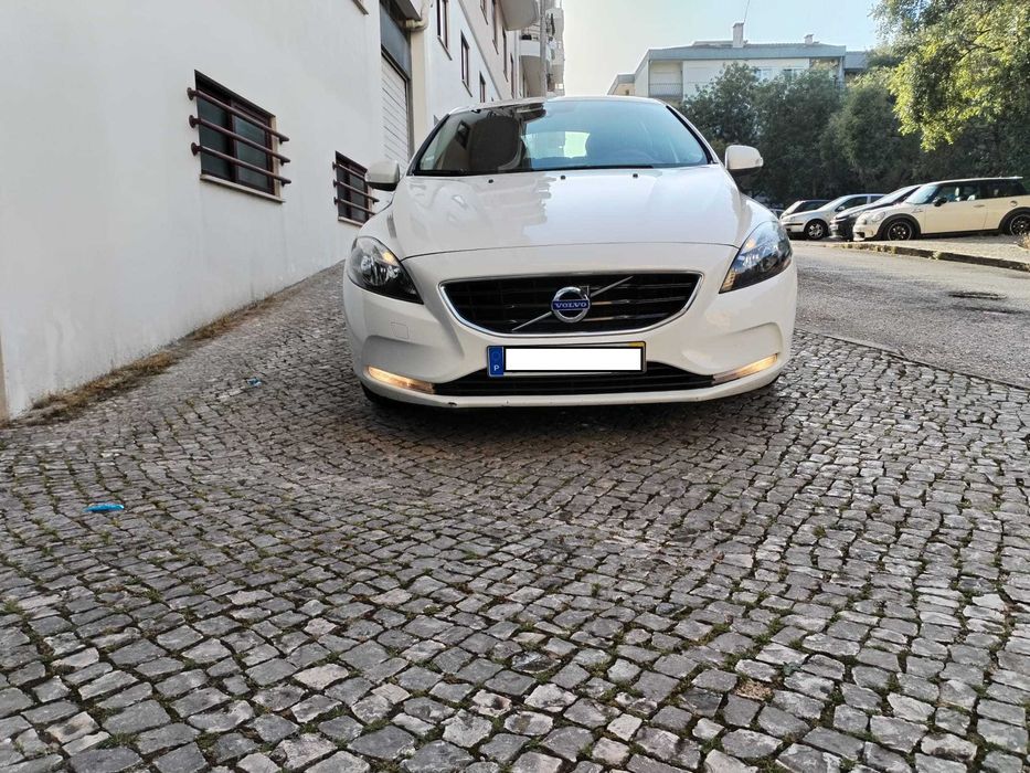 VOLVO V40 D3 Impecável