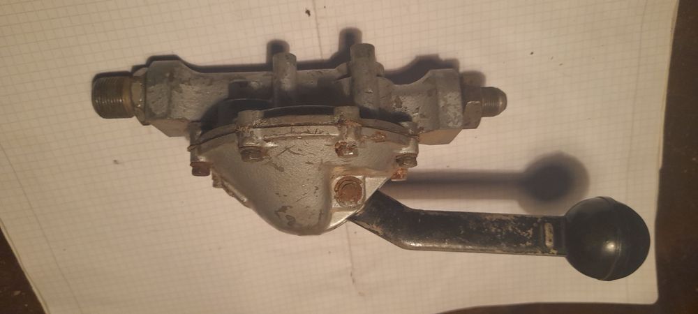Продам  насос підкачки палива
