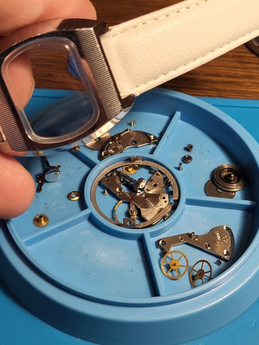 Naprawa zegarków, zegarów mechaniczny. Serwisy okresowe. Zegarmistrz.