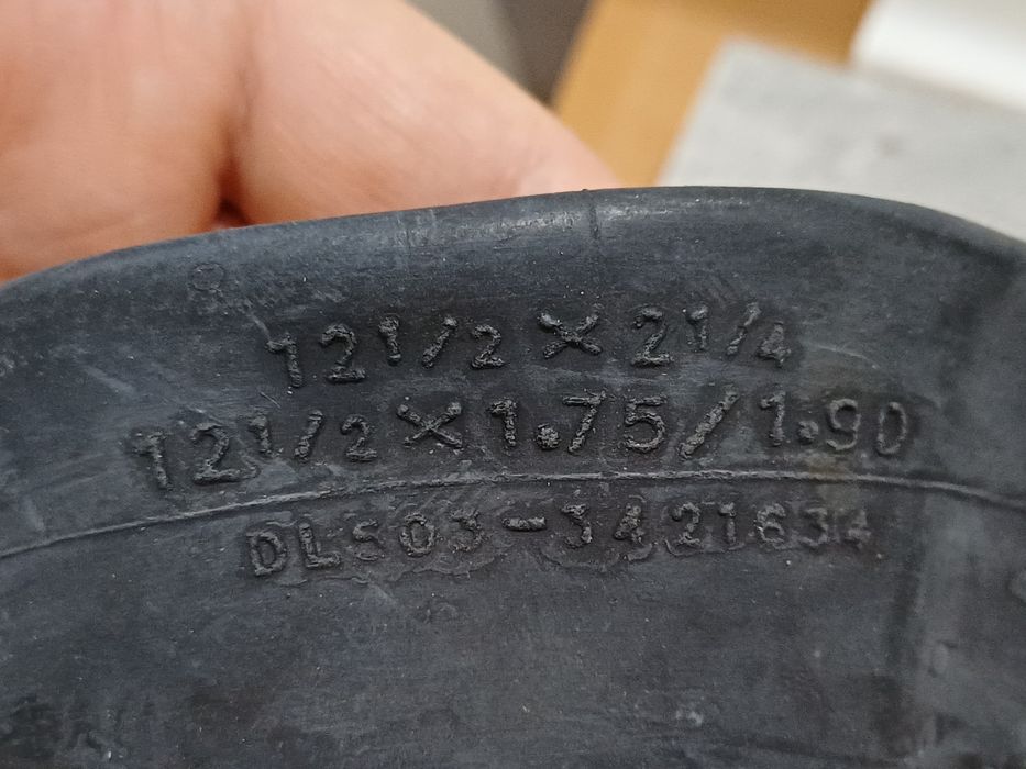 Dwie nieuzywane dentki do wózka lub małego rowerka