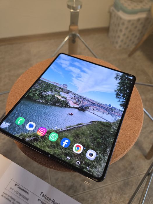 Samsung Galaxy Z Fold4 256GB + Capas + Fatura