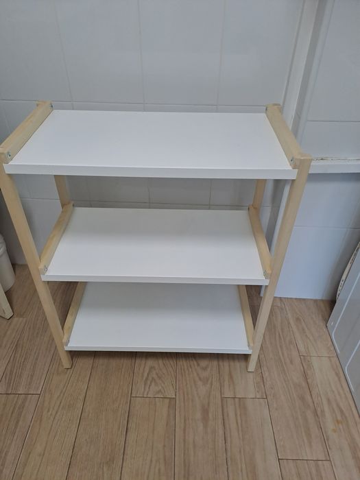 Estante aberta IKEA EKENABBEN – excelente estado