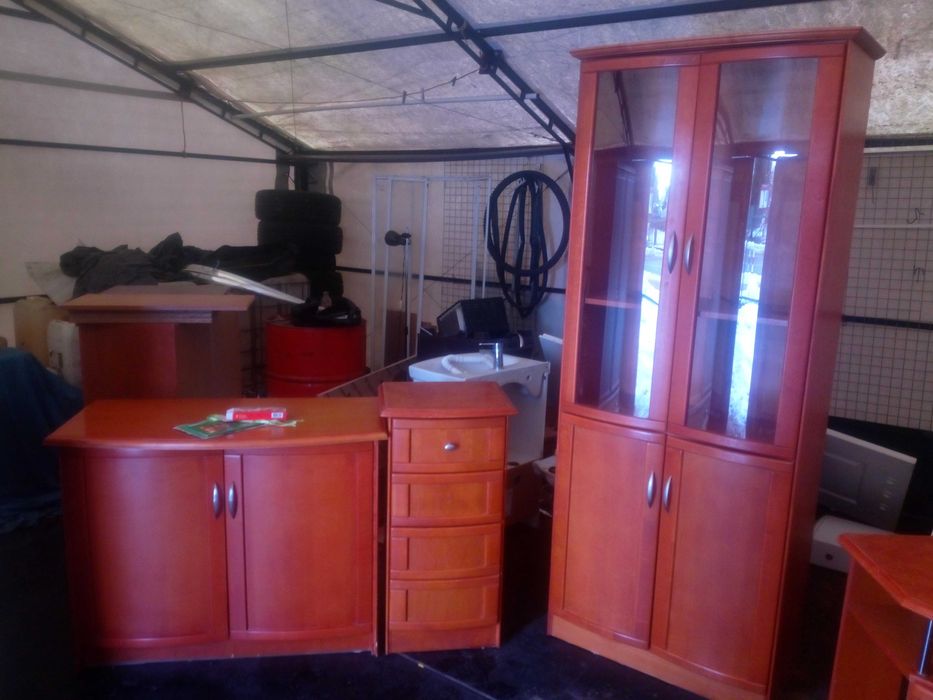 stół rozkładany+ 6 krzeseł skóra lite drewno stylowy Hajnówka b.dobry