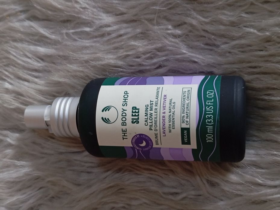 Kojąca mgiełka The Body Shop do poduszek