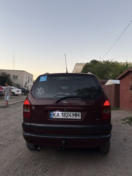 Продам Опель Зафира 2.2 дизель