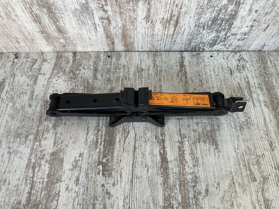 Домкрат Nissan Navara D40. Nissan Pathfinder R51 Нісан Навара Д40 Патфандер Р51