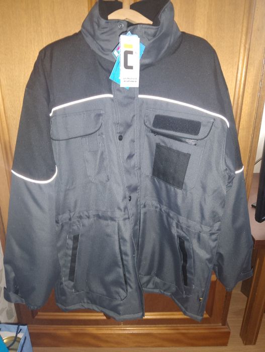 Продам новую мужскую куртку