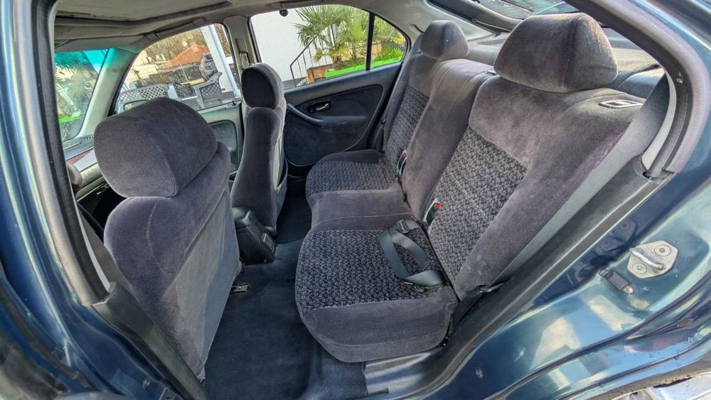 Honda Civic 1.6 SR VTEC Swiss Cool (125cv) - Nacional