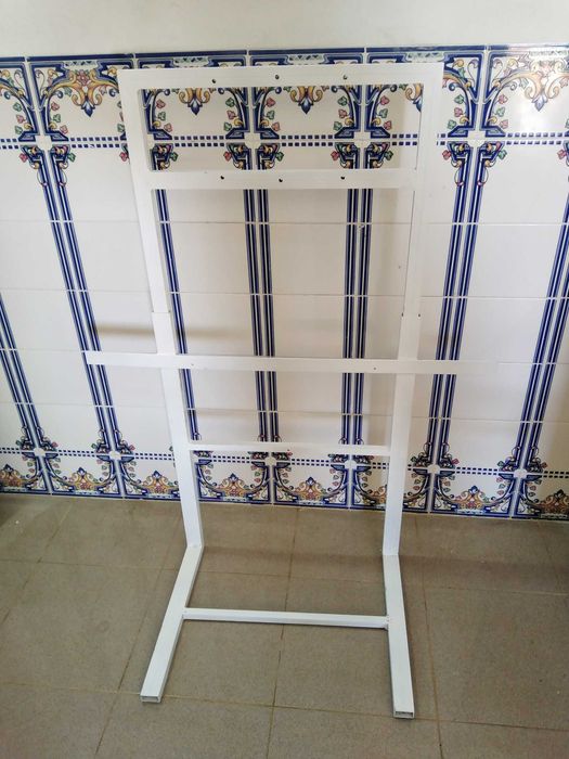 Suporte TV artesanal