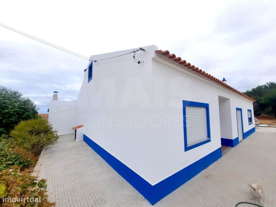 Moradia Térrea V3 com terreno urbano de 3780m2 no Alentejo