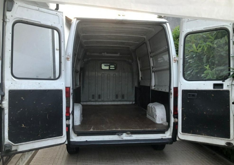 LX TRANSPORTES [Transportes e Mudanças]-[Aluguer de carrinha]