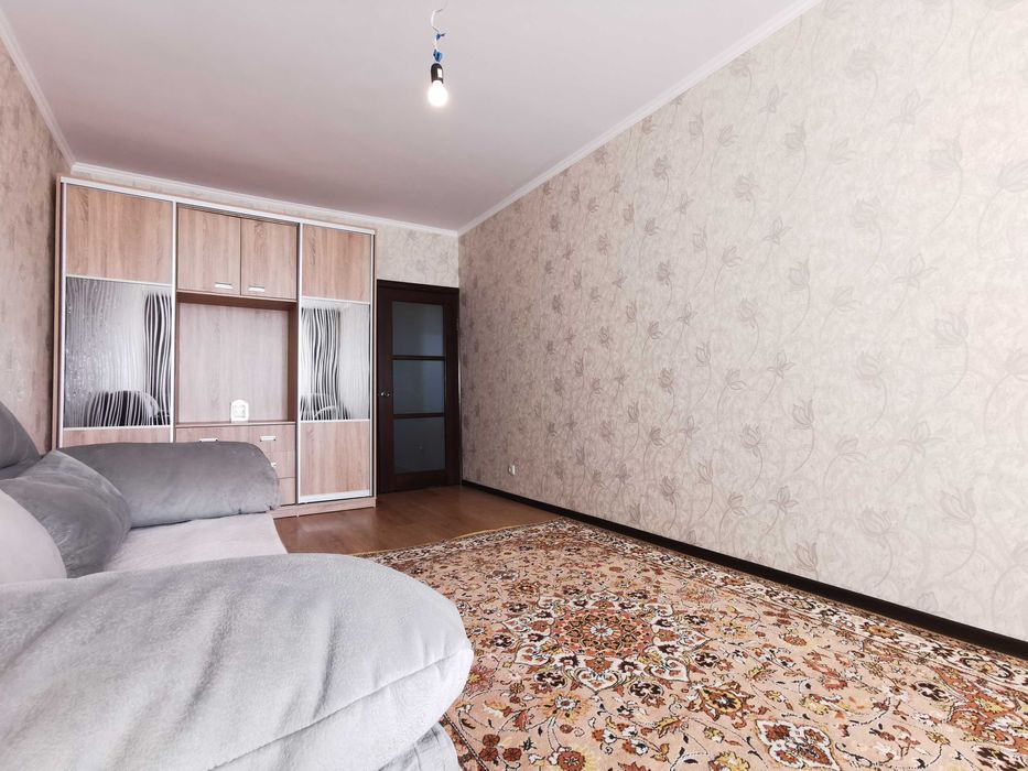 2 кімнатна квартира 67 м² з ремонтом і автономкою RD