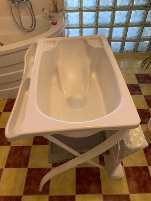 Banheira e troca fraldas