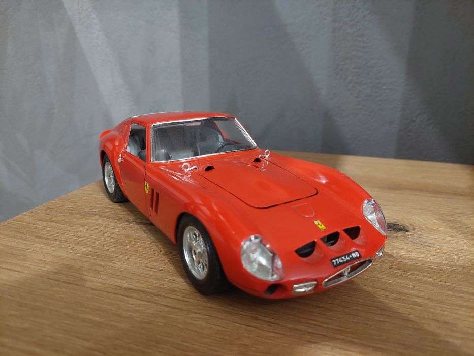 Model 1:18 Ferrari GTO Bburago
