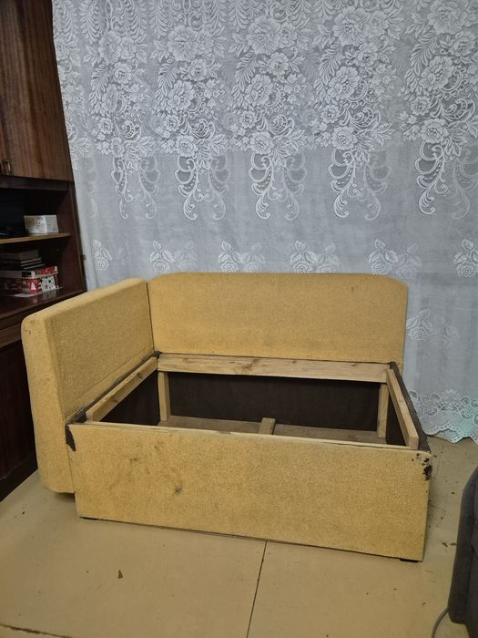 Продам диван малютка.  Самовывоз