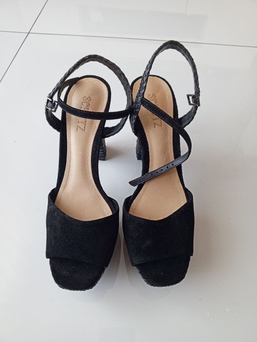 Sprzedam piękne skórzane sandałki