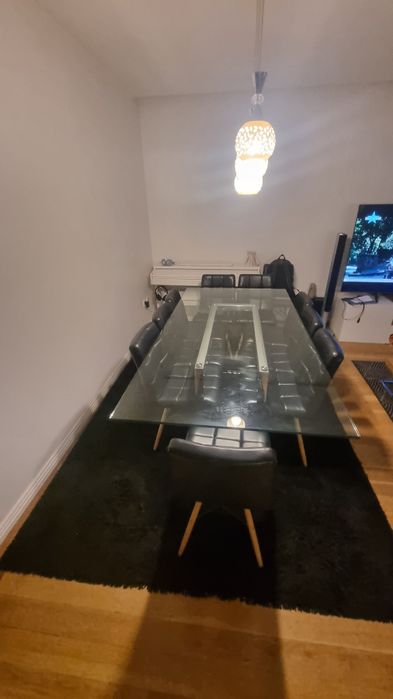 Mesa de Sala de  Jantar em Vidro + Cadeiras