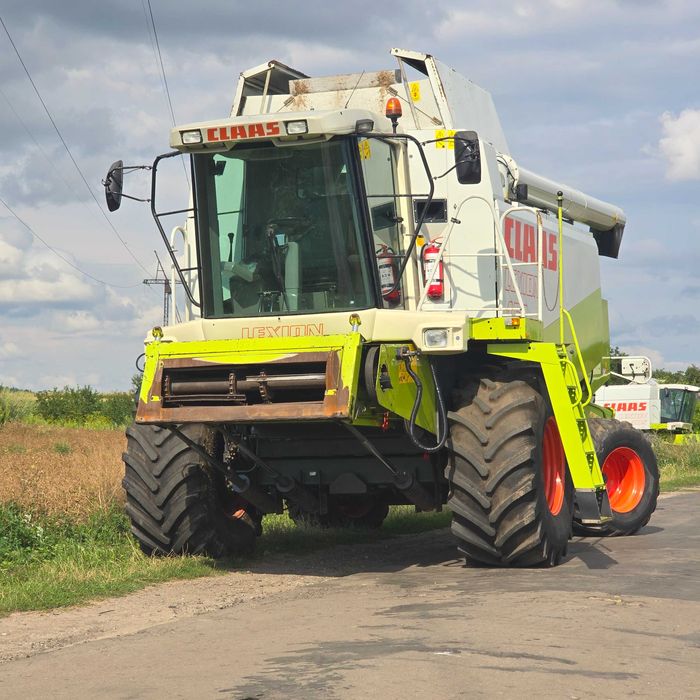 Свіжий claas lexion 460 з жаткою