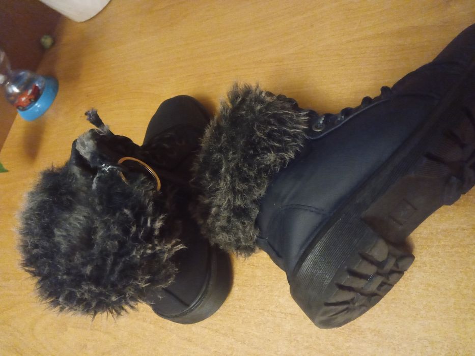 Używane Buty dla dziewczynki rozmiar 30