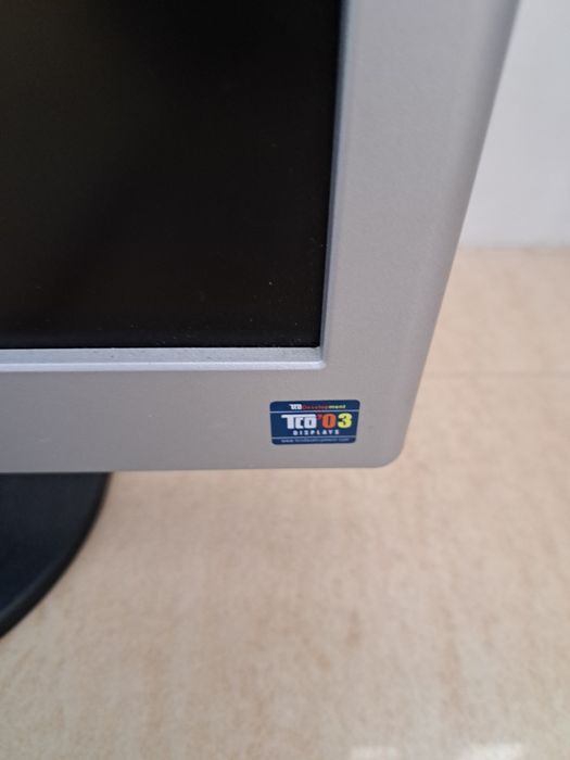 Monitor LCD HP 1902