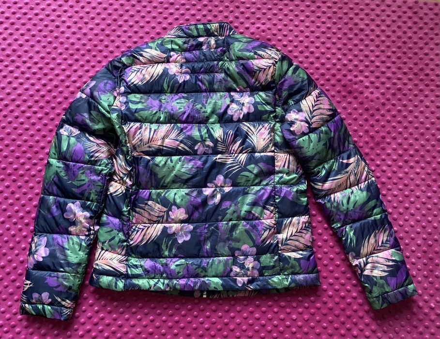 Śliczna, lekka kurtka Cropp. Kwiaty. L