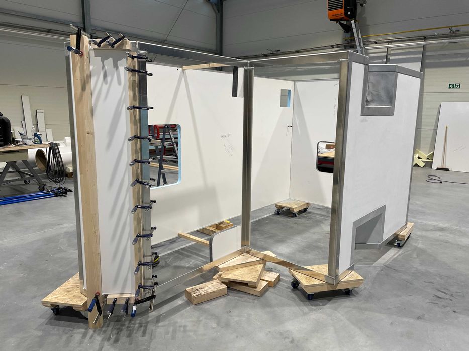 KAMPER_ Zabudowa Toyotai_BUDOWA KAMPERA_Wyprawowy