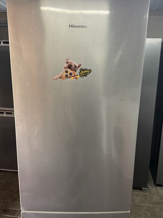 Lodówko Zamrażarkę firmy Hisense  model Kgnf324a++el  A++ 185 cm