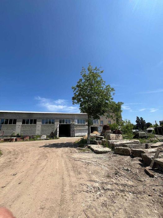 Комерційно-виробничі приміщення