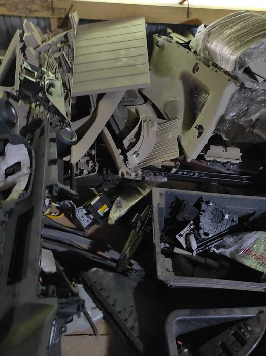 Пластик салона Toyota Venza 2008-2015