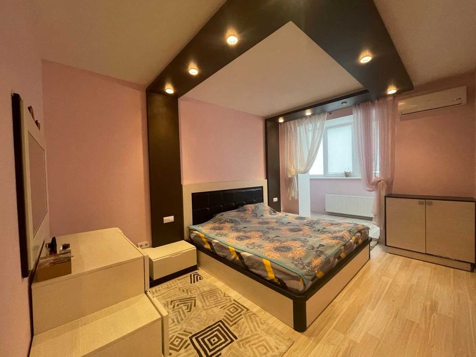 Продаю 4-х кімнатну  квартиру. 134 м. Північний. Свердловина