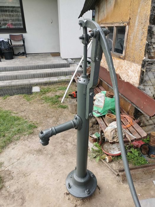Pompa ręczna żeliwna do wody antyk zabytkowa