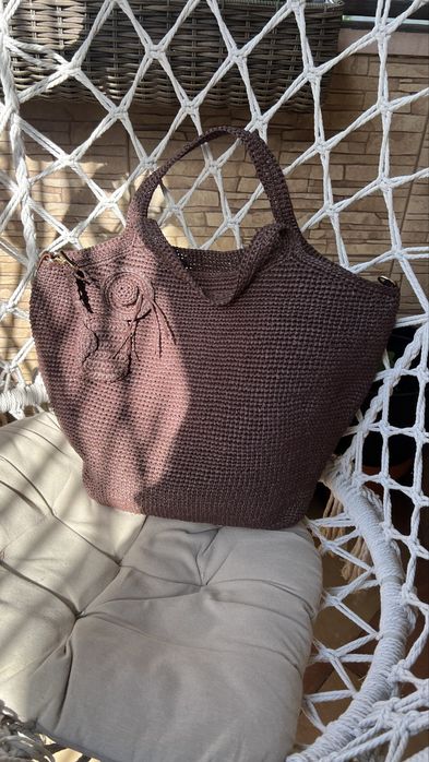 Жіноча сумка із рафіі.