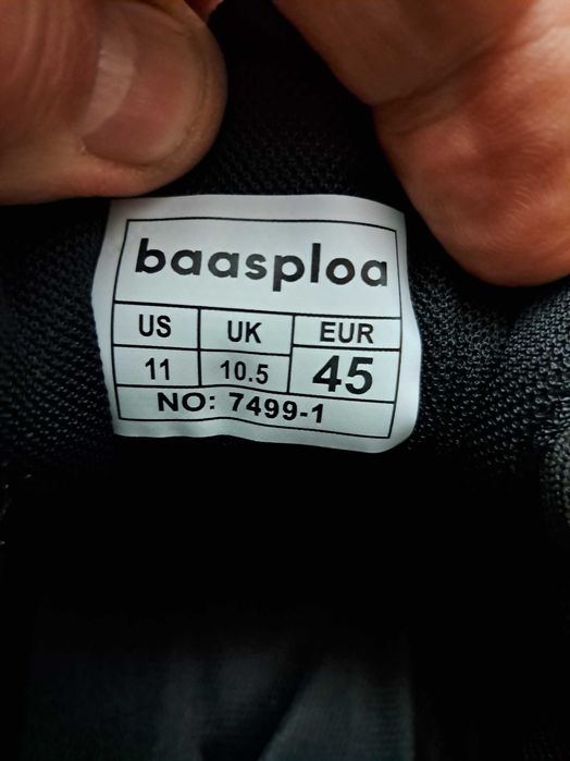 Кроссовки Baas  оригинал размер 45 стелька 30см