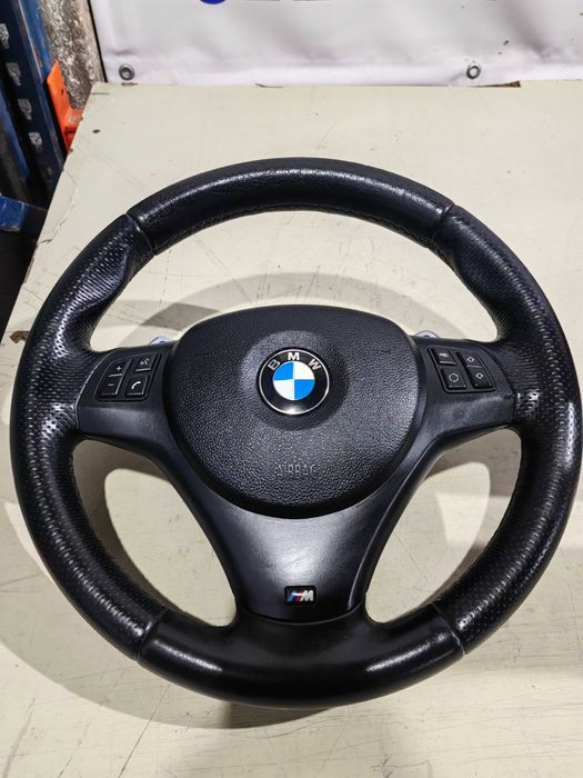 Volante Pack M com patilhas BMW serie 1 e 3 E81/82/87/88/E90/91/92