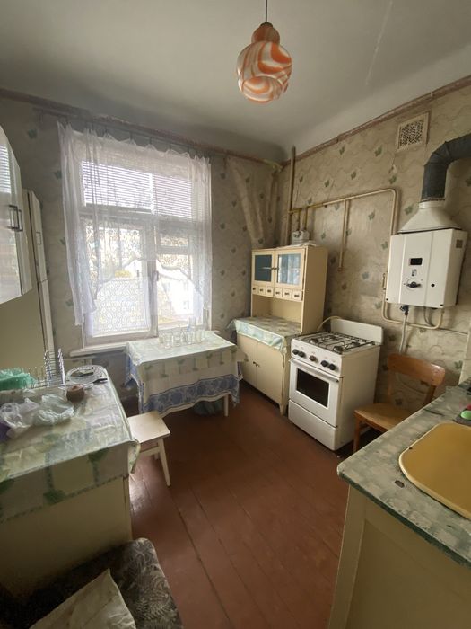 Продаю двухкомнатную сталинку на КРЕСе!