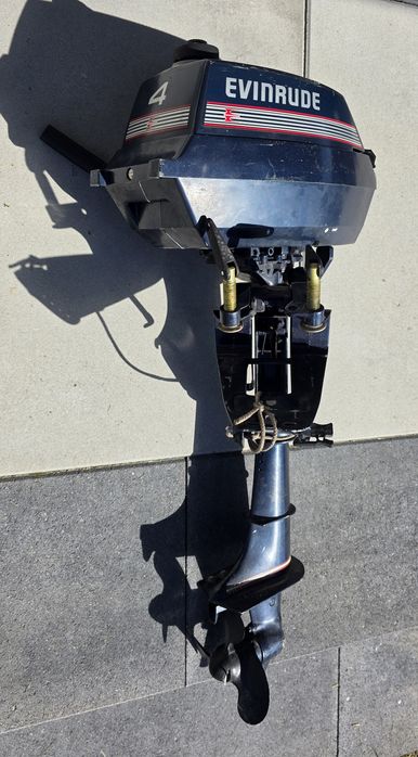 Silnik zaburtowy Evinrude 4 KM 2T (dwusuw) – lekki, wbudowany zbiornik