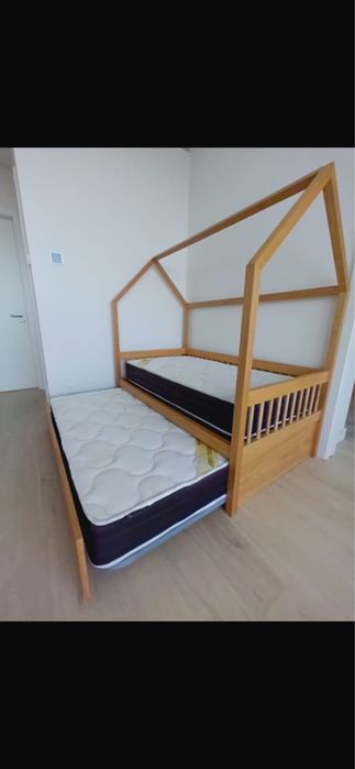 Cama com colchao duplo