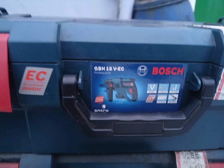 Bosch Profesional  Walizki na elektronarzędzia system Sortimo