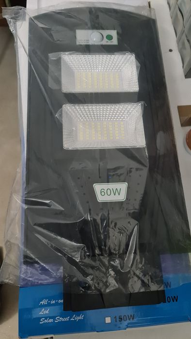 Candeeiro Led Solar com detector de movimentos 60w novo(preco so hoje)