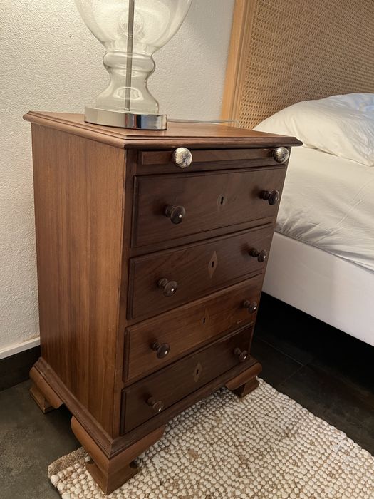 Conjunto mesas de cabeceira estilo “D. Maria”64285652241410121