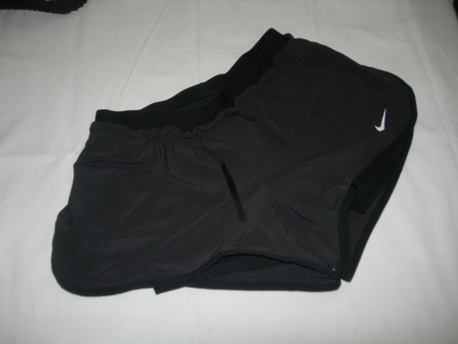 Calções de treino Senhora. Nike.
XS / 34 /