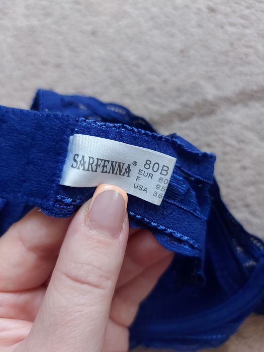 Бюстгалтери нові:  чорний, білий,  синій