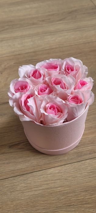 Wieczne róże, kwiaty w pudełku