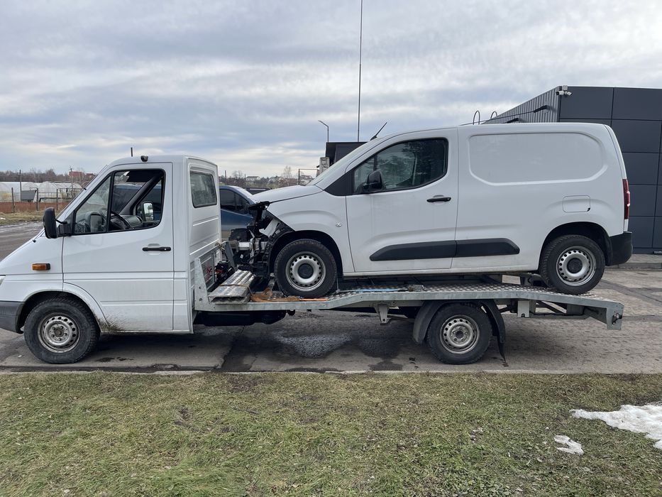 ЕВАКУАТОР! Послуги Автовоз, доставка, перевезення авто по Україні